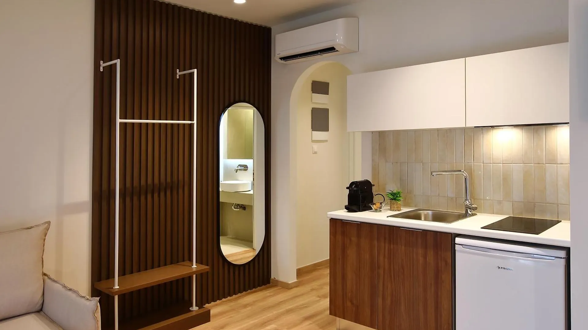 Local Suites - Nea Moudania Chalkidiki Apartamento
