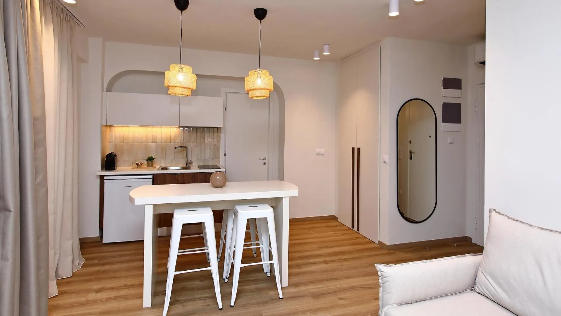 Local Suites - Nea Moudania Chalkidiki Apartamento
