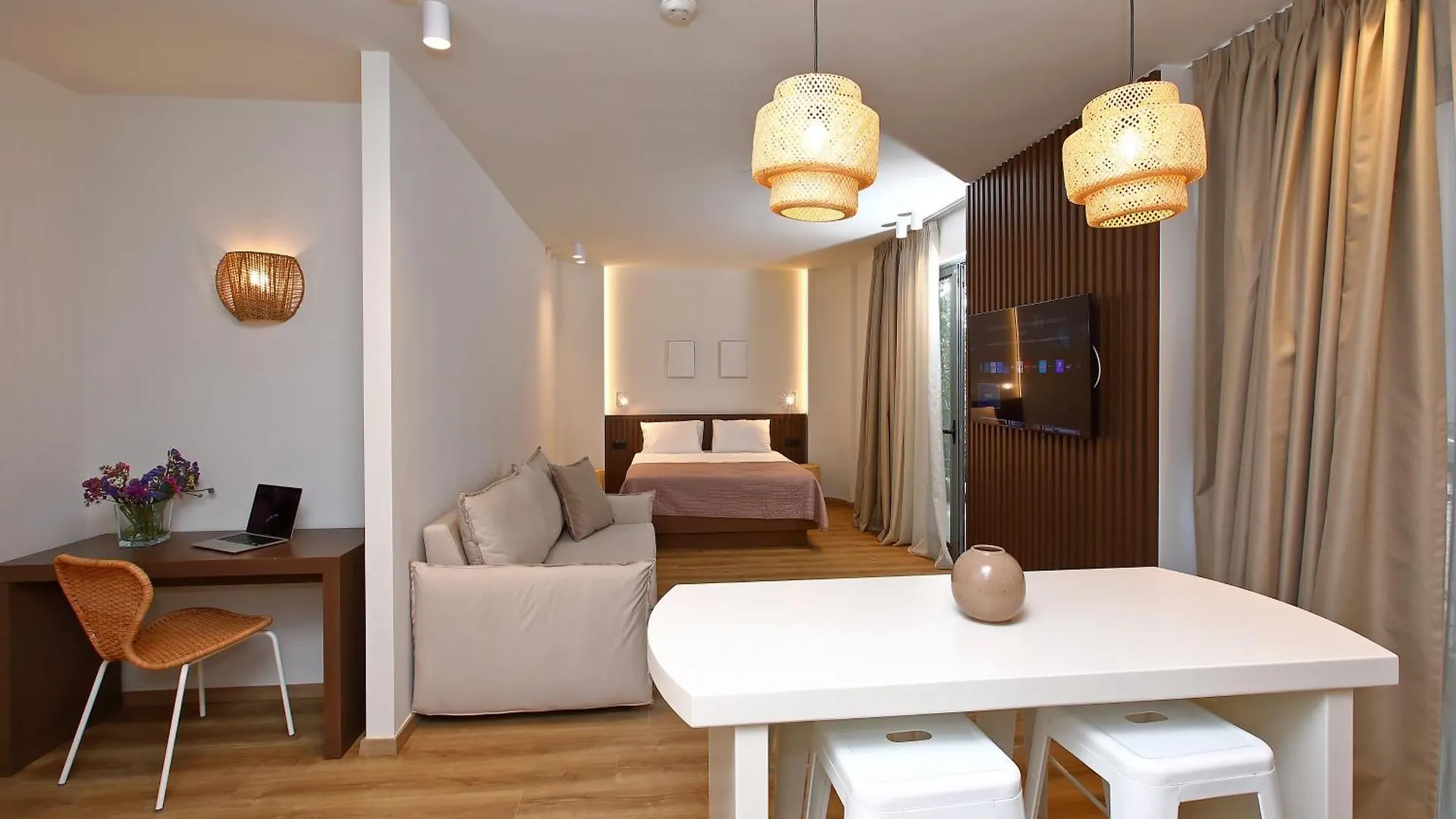 Local Suites - Nea Moudania Chalkidiki