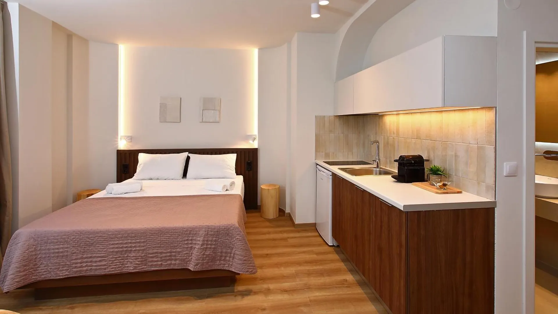 Local Suites - Nea Moudania Chalkidiki