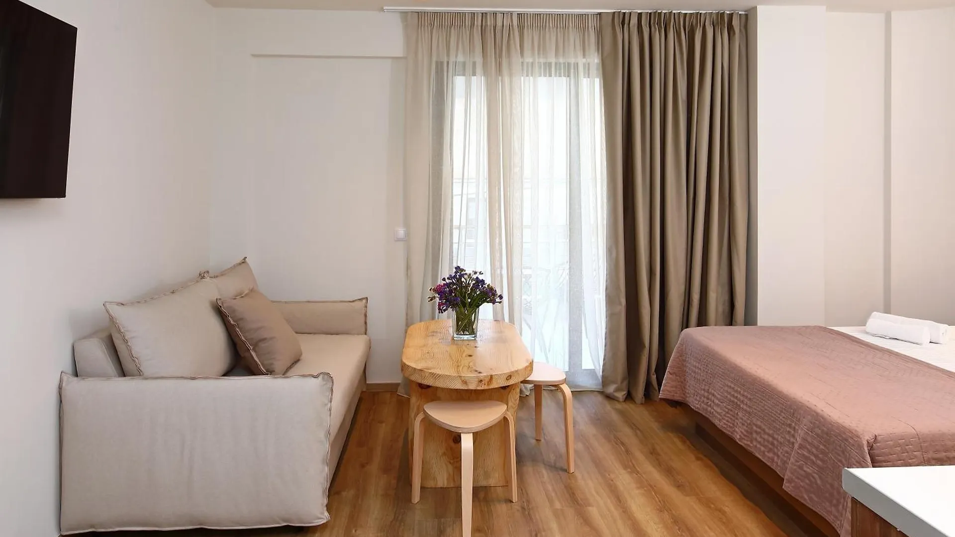 Local Suites - Nea Moudania Chalkidiki