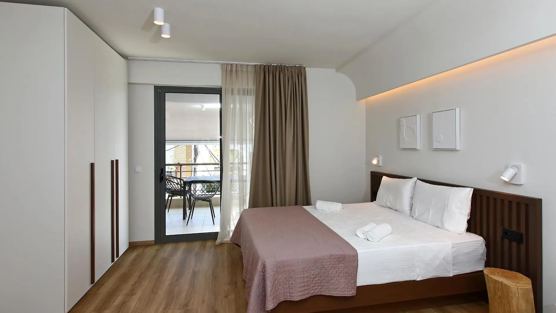 Daire Local Suites - Nea Moudania Chalkidiki Yunanistan